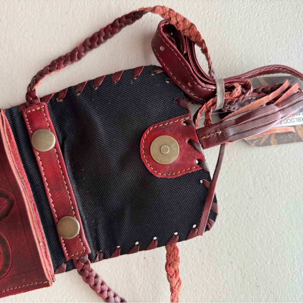 Leaders In Leather Bag - Crossbody - Essential Tooled LEATHER Bag - Picture 8 of 12
